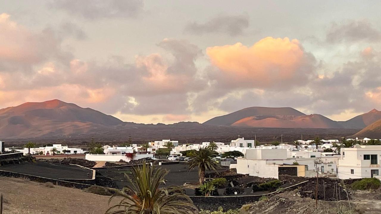 Villa Vulcano Uga ภายนอก รูปภาพ