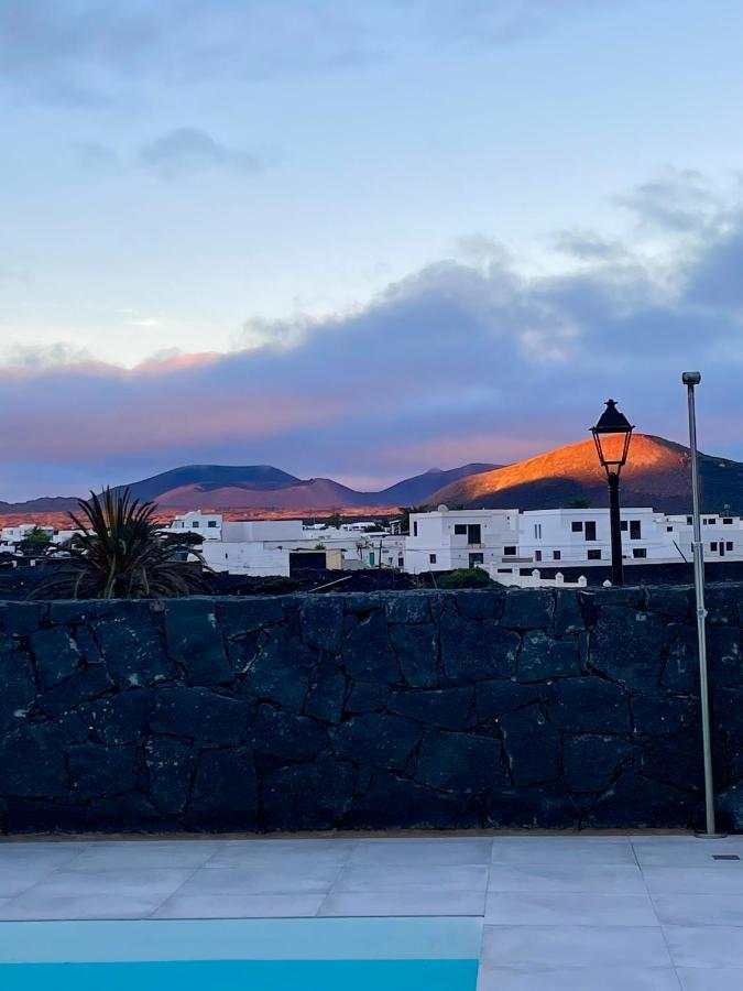 Villa Vulcano Uga ภายนอก รูปภาพ